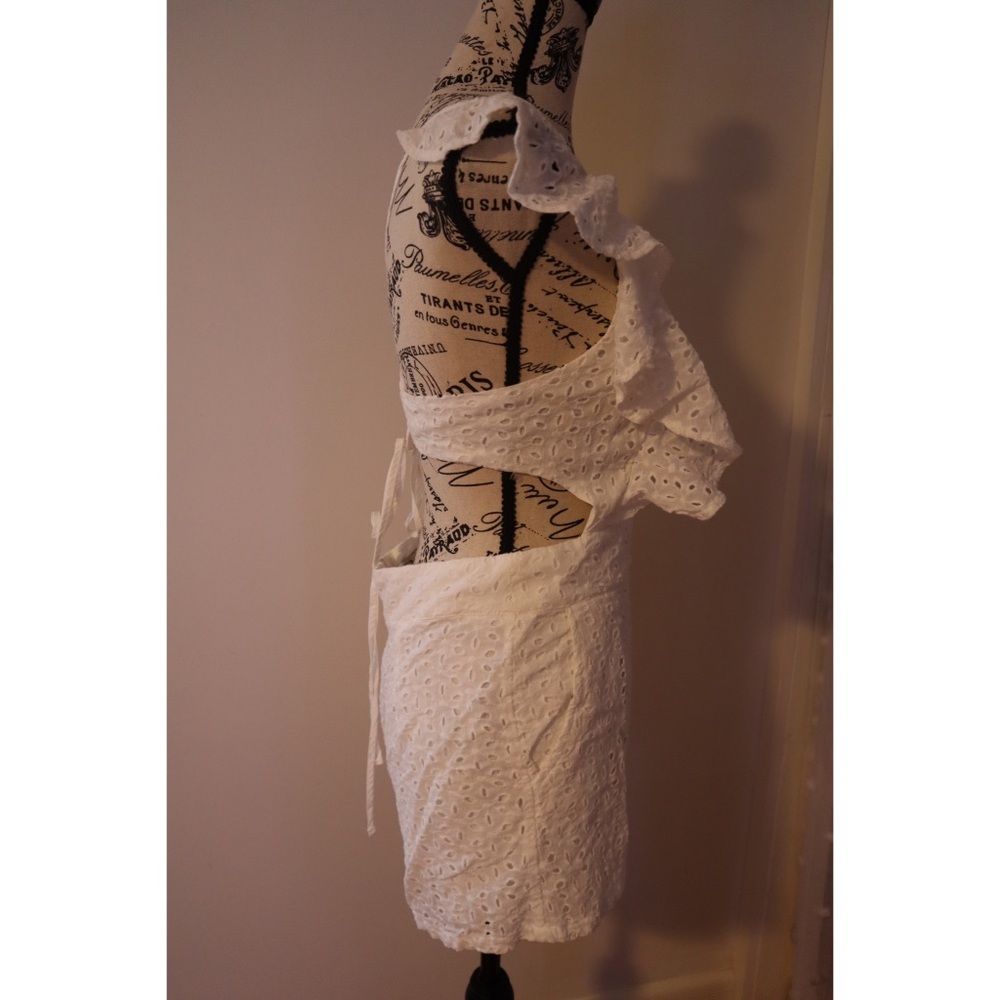 Eyelet Romper - Picture 2 of 6